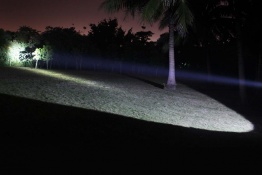 fenix-tk15ue-flashlight-beam